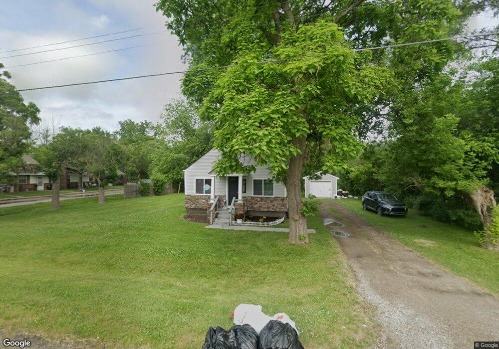 3182 N Center Rd unit Bldg-Unit, Flint, MI 48506 - photo 1