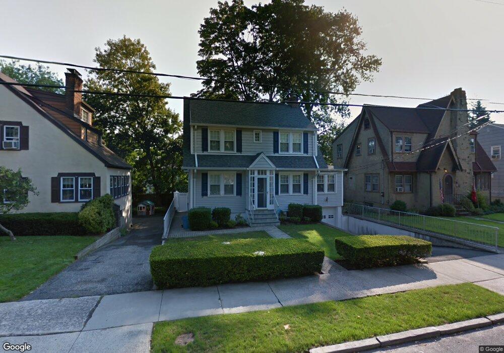 207 Carroll Ave, Mamaroneck, NY 10543 - photo 1