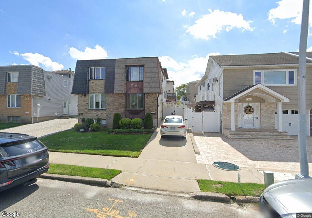 52 E Reading Ave, Staten Island, NY 10308 - photo 1