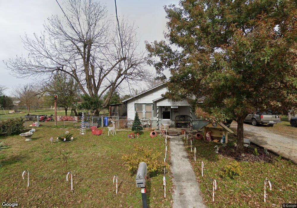 718 E Pine St, Seguin, TX 78155 - photo 1