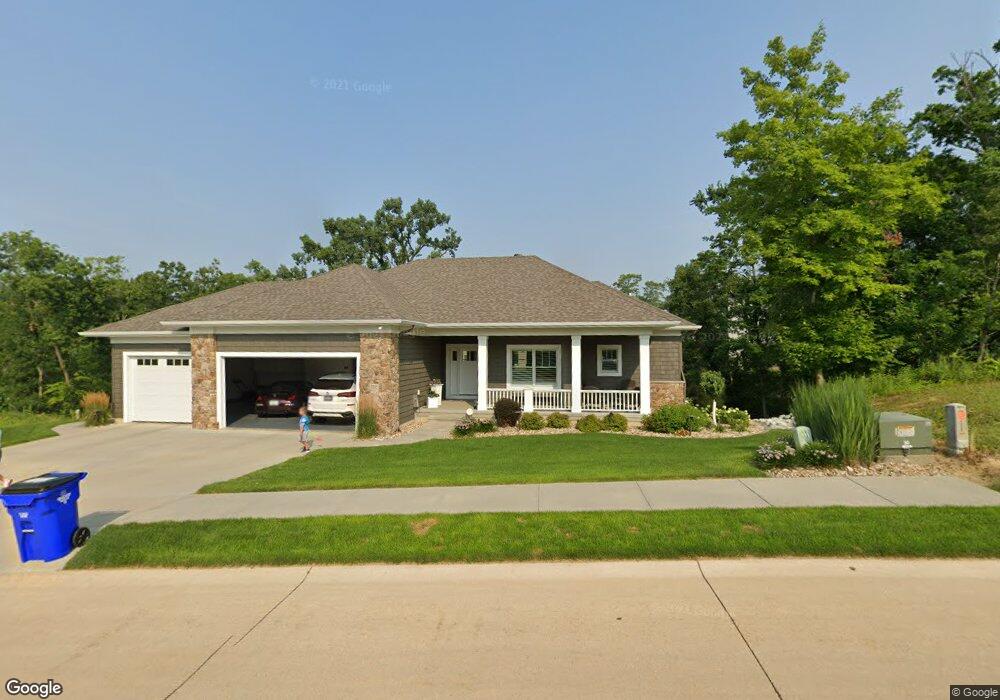 3215 Rimrock Ct NE, Cedar Rapids, IA 52402 - photo 1
