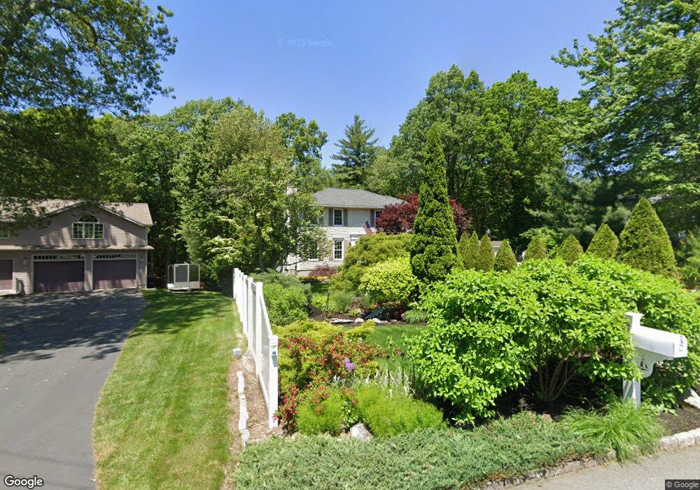 8 Anna Cir, Derry, NH 03038 - photo 1