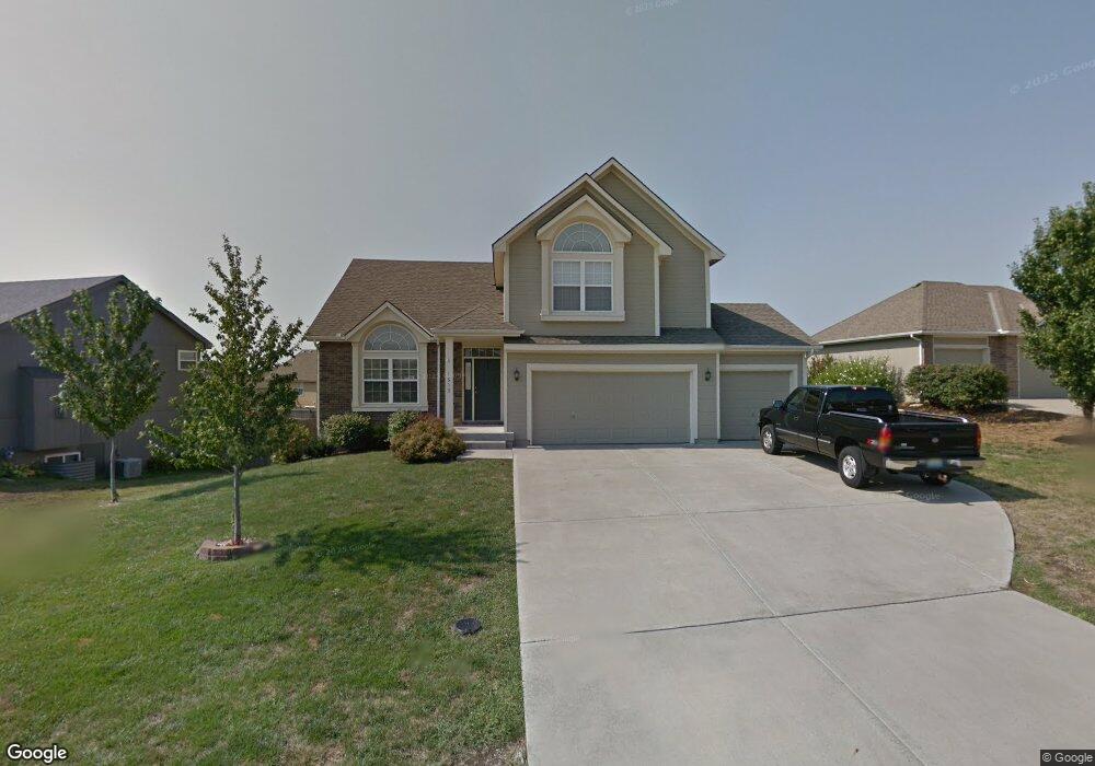 1509 Eagle Glen Cir, Raymore, MO 64083 - photo 1