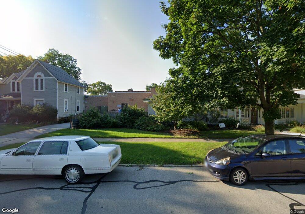 338 Mckee St unit B, Batavia, IL 60510 - photo 1