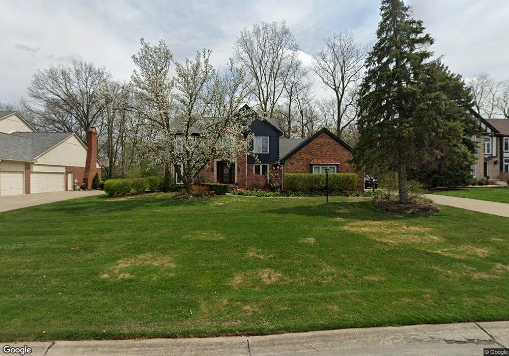 1733 Hickory Bark Ln, Bloomfield Hills, MI 48304 - photo 1