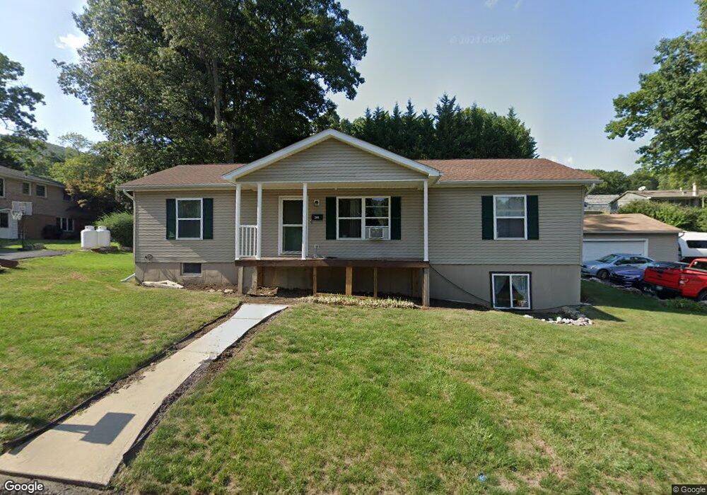 295 E Mountain Ave, Pen Argyl, PA 18072 - photo 1