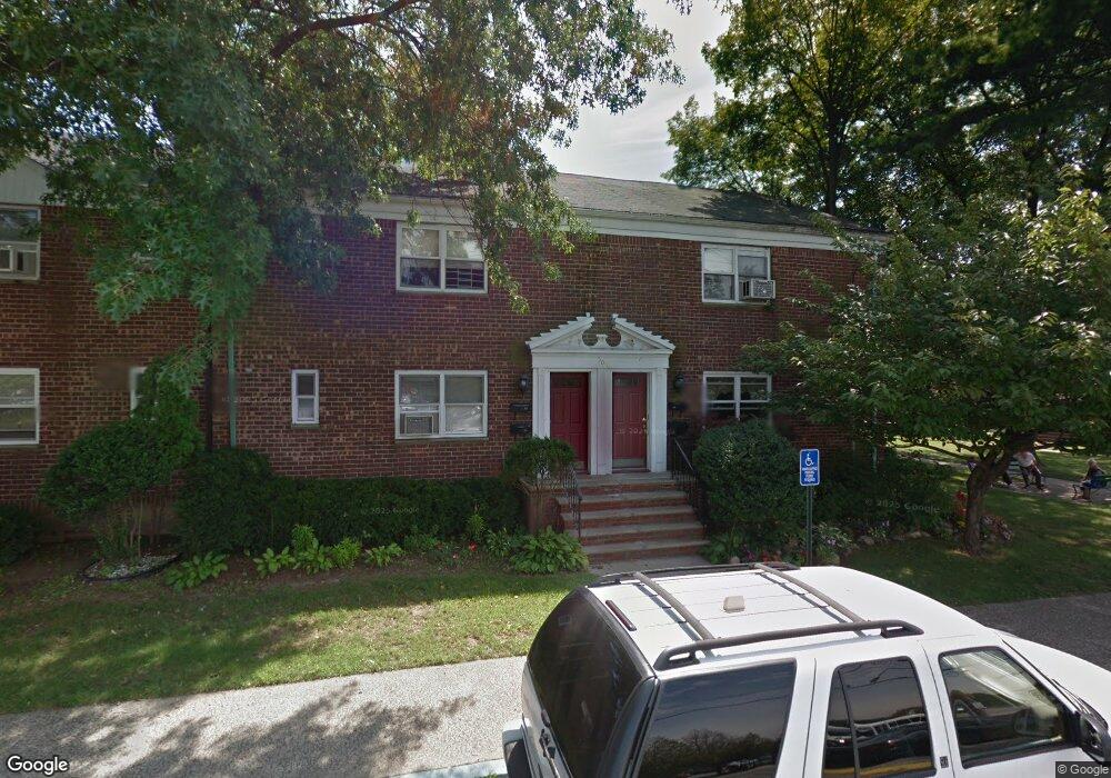 500 Tuckahoe Rd unit 4A, Yonkers, NY 10710 - photo 1