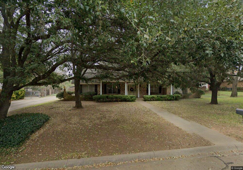 905 Highland Dr, Cleburne, TX 76033 - photo 1