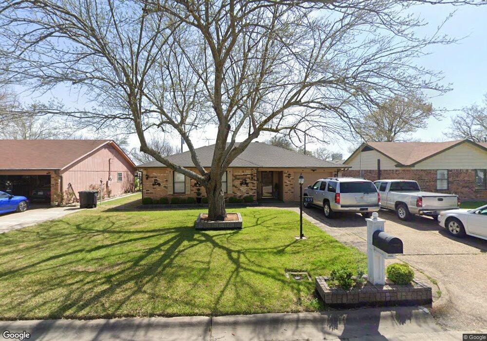 509 Sally Ln, Cleburne, TX 76033 - photo 1