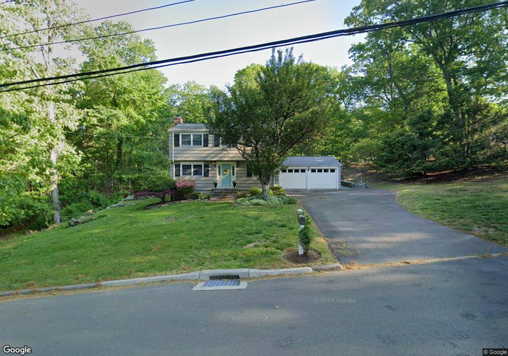 437 Papurah Rd, Fairfield, CT 06825 - photo 1