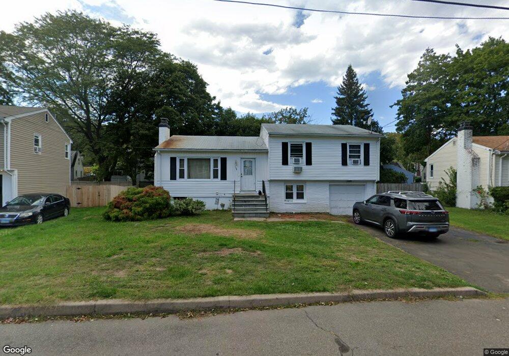 136 Brooklawn Cir, New Haven, CT 06515 - photo 1