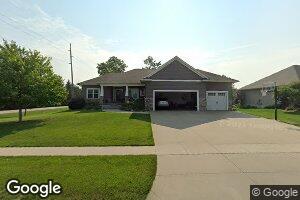 590 Chestnut Dr, Robins, IA 52328