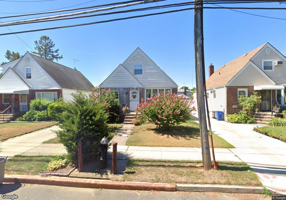 8146 260th St, Glen Oaks, NY 11004 - photo 1