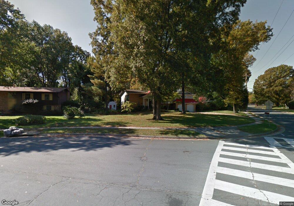 8630 Winthrop Dr, Alexandria, VA 22308 - photo 1