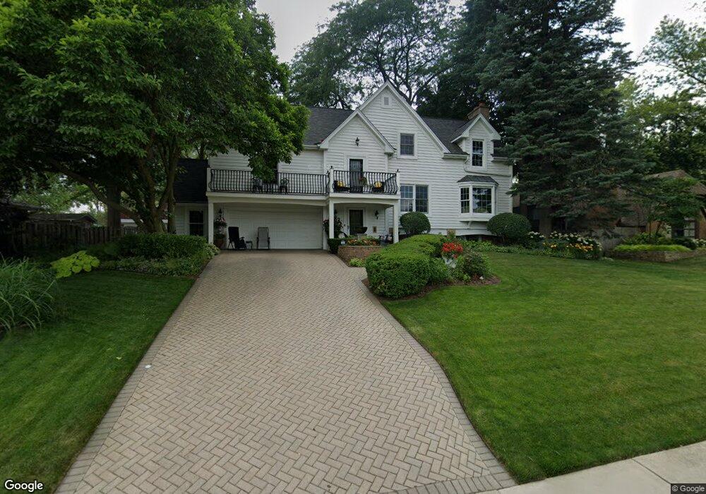 1053 Edgewater Dr, Naperville, IL 60540 - photo 1