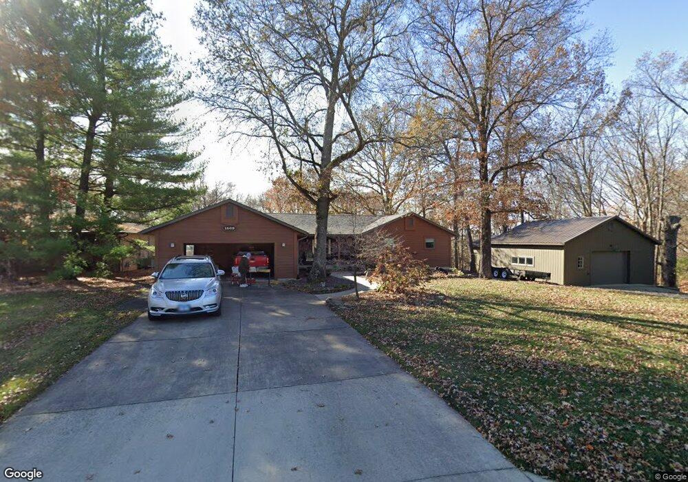 1609 N Lakewood Dr, Effingham, IL 62401 - photo 1