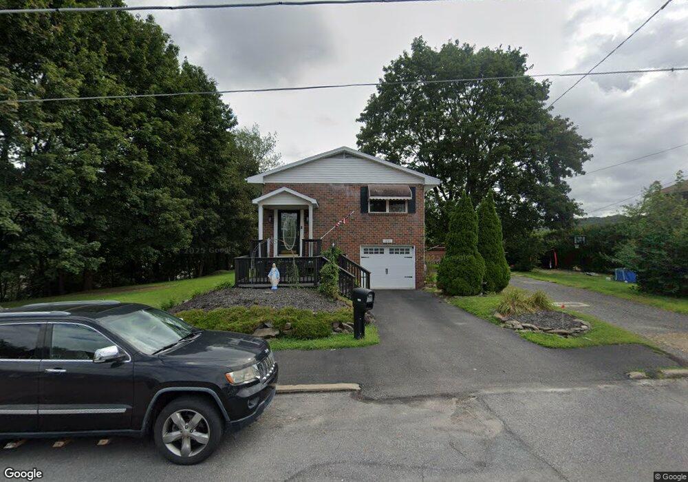 1091 N Vine St, Hazleton, PA 18202 - photo 1