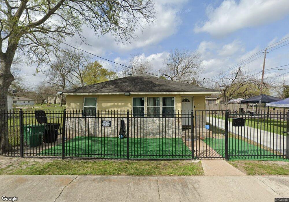3433 Linn St, Houston, TX 77026 - photo 1