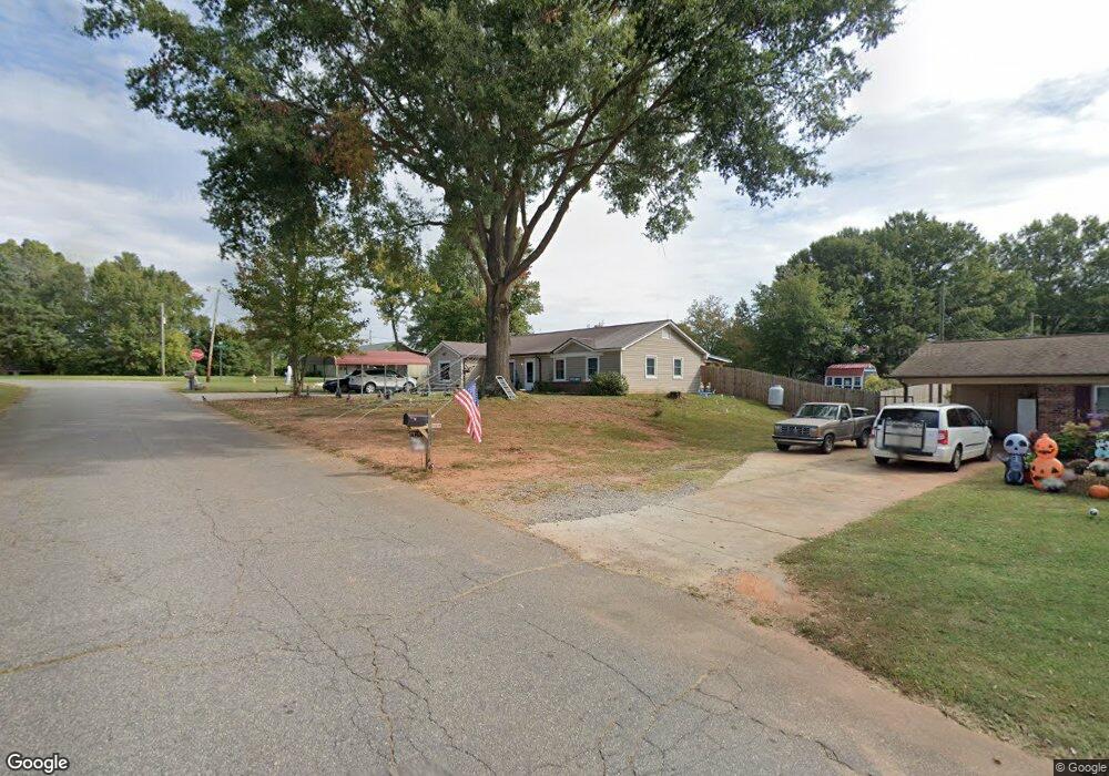 105 Birchwood Rd, Statesville, NC 28625 - photo 1