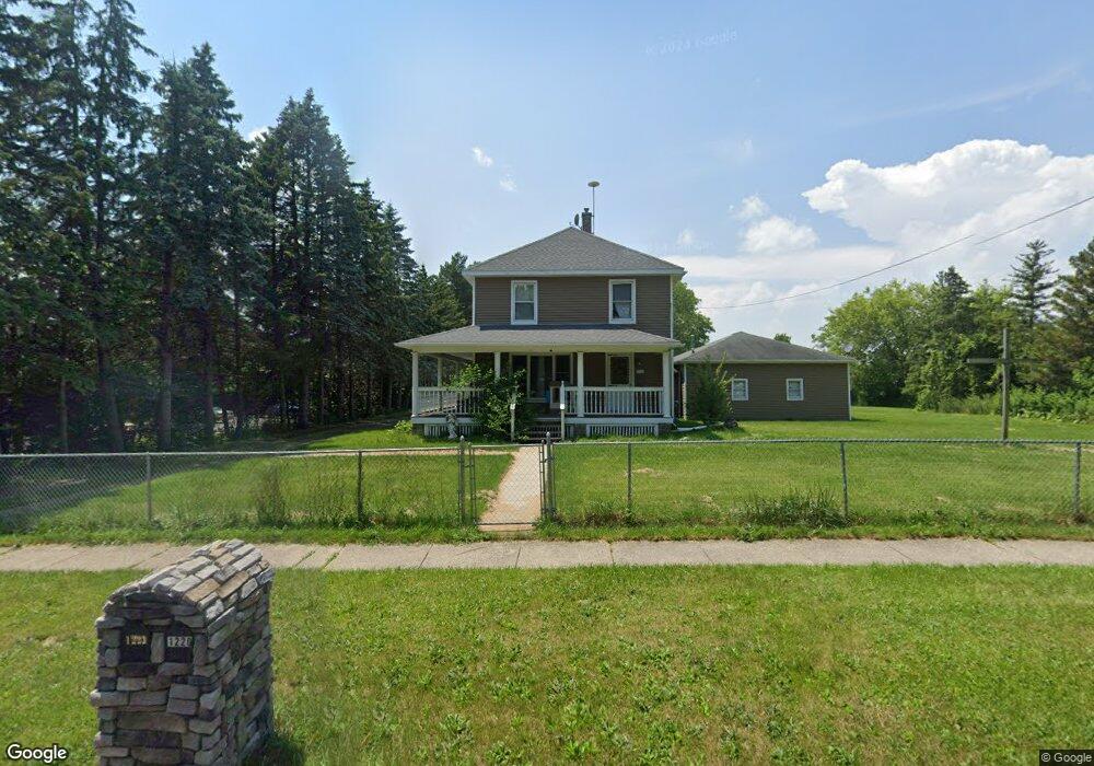 1221 N Chipman St, Owosso, MI 48867 - photo 1