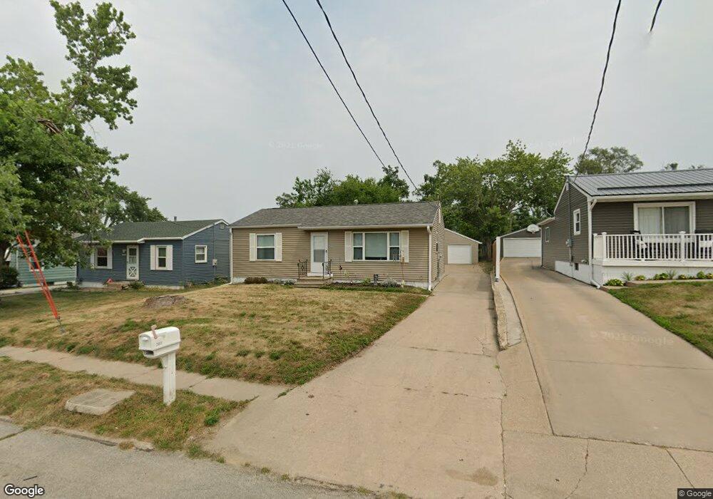 2801 J St SW, Cedar Rapids, IA 52404 - photo 1