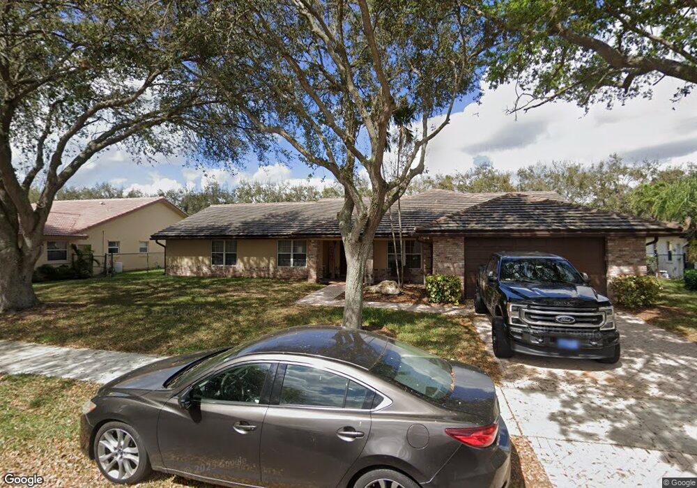 10331 SW 16th Place, Davie, FL 33324 - photo 1