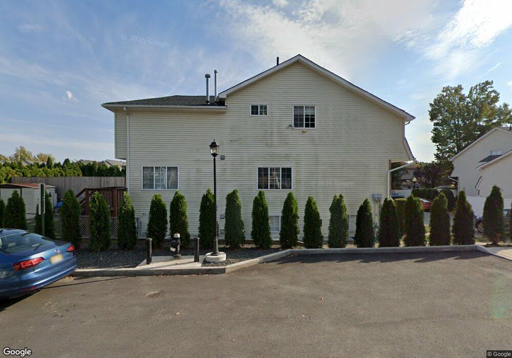 30 Sharrotts Ln, Staten Island, NY 10309 - photo 1