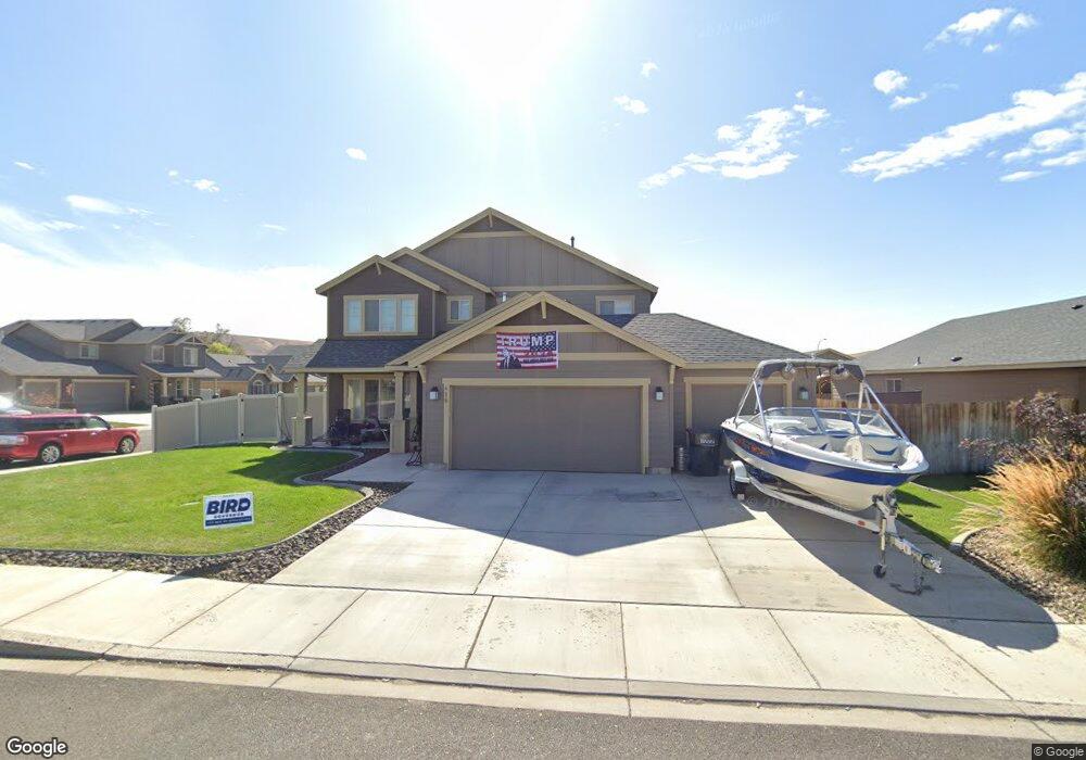 910 Columbus Ave, Moxee, WA 98936 - photo 1