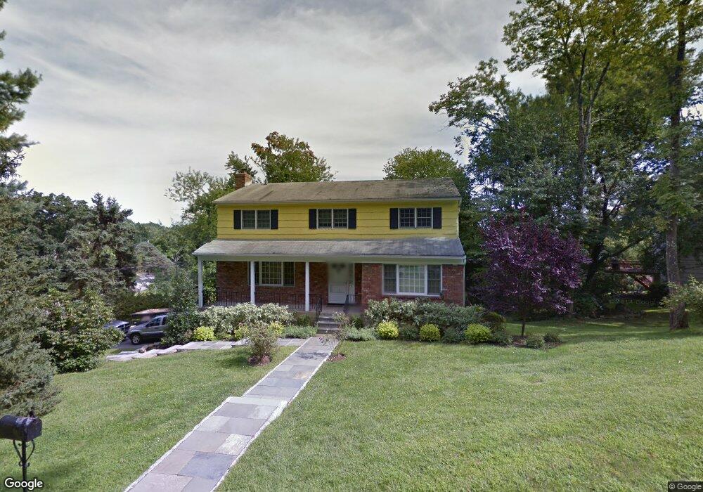 14 Paradise Dr, Scarsdale, NY 10583 - photo 1