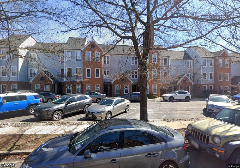 2105 N Rolfe St unit A, Arlington, VA 22209 - photo 1