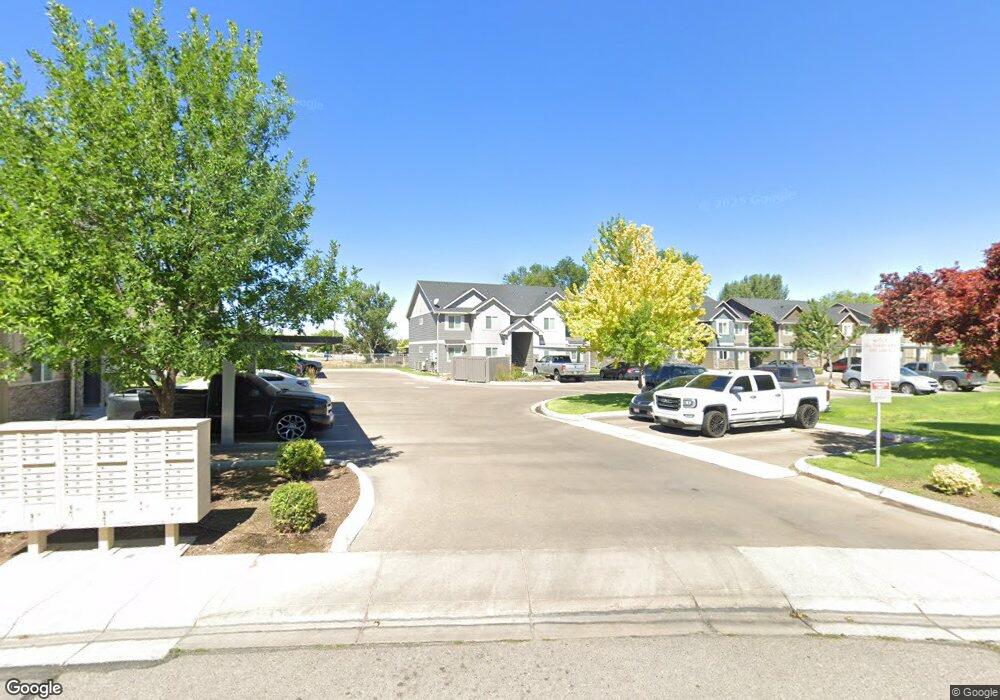 1326 S Edgewater Cir unit 202, Nampa, ID 83686 - photo 1