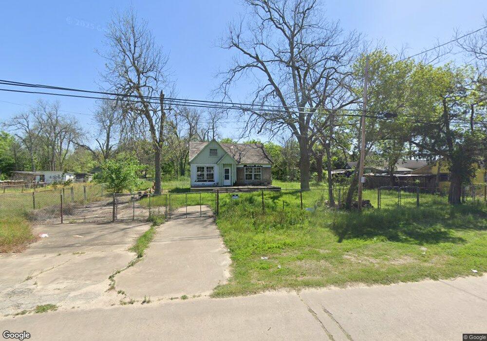 1613 Avenue H, Bay City, TX 77414 - photo 1