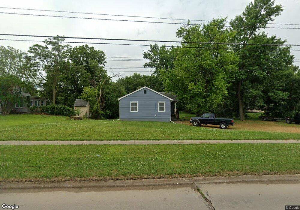 2121 W 53rd St, Davenport, IA 52806 - photo 1
