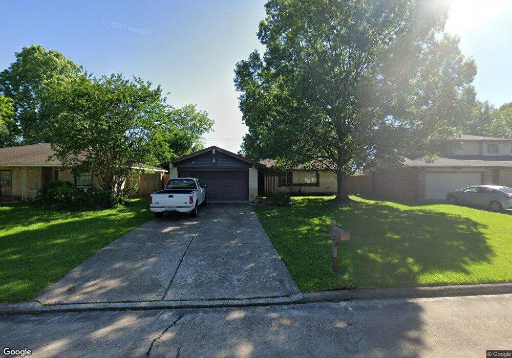 17011 Bougainvilla Ln, Friendswood, TX 77546 - photo 1