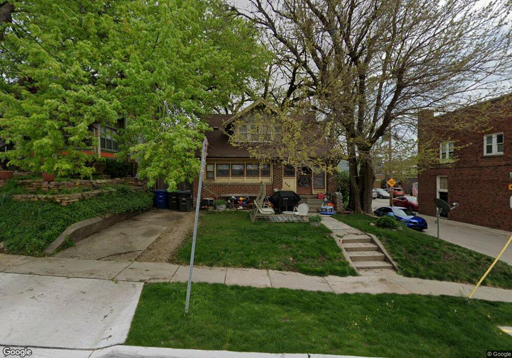 559 28th St, Des Moines, IA 50312 - photo 1