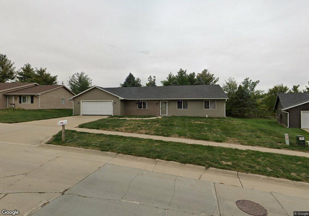 855 S 17th Ave W, Newton, IA 50208 - photo 1