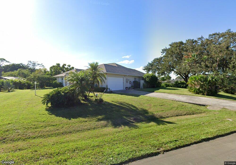 747 E Fischer Cir, Sebastian, FL 32958 - photo 1