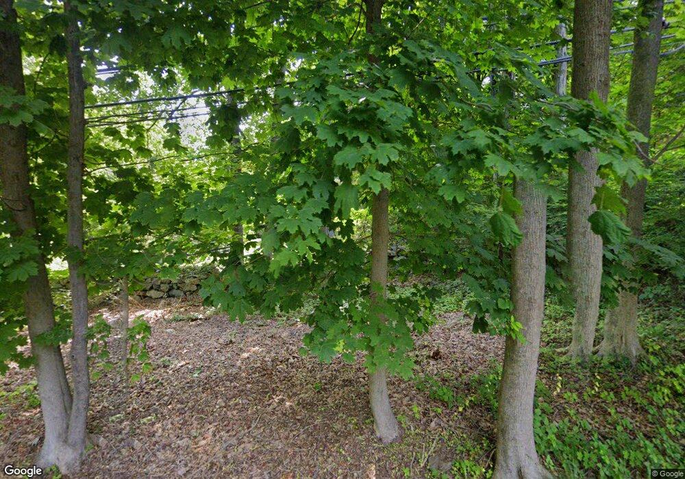 567 Webbs Hill Rd, Stamford, CT 06903 - photo 1