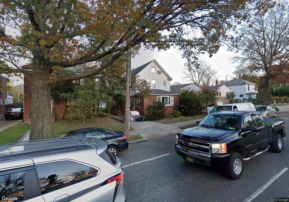 8039 Utopia Pkwy, Jamaica, NY 11432 - photo 1