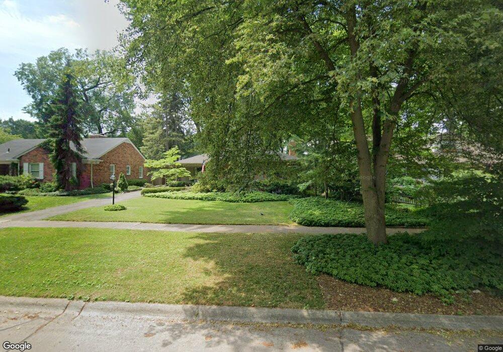 261 Lothrop Rd, Grosse Pointe Farms, MI 48236 - photo 1