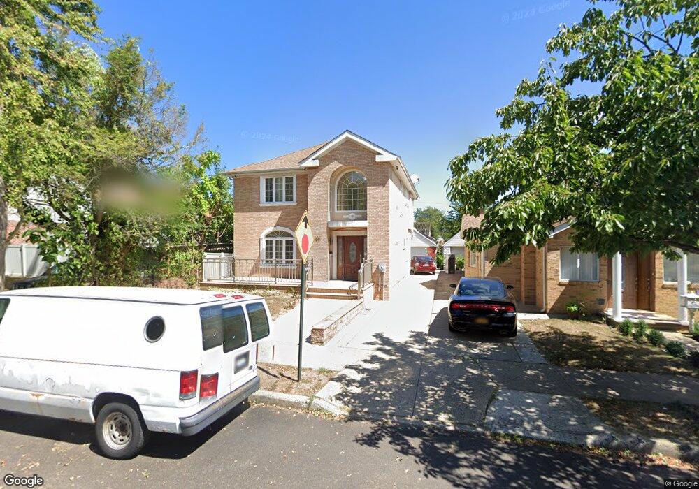 8511 263rd St, Floral Park, NY 11001 - photo 1