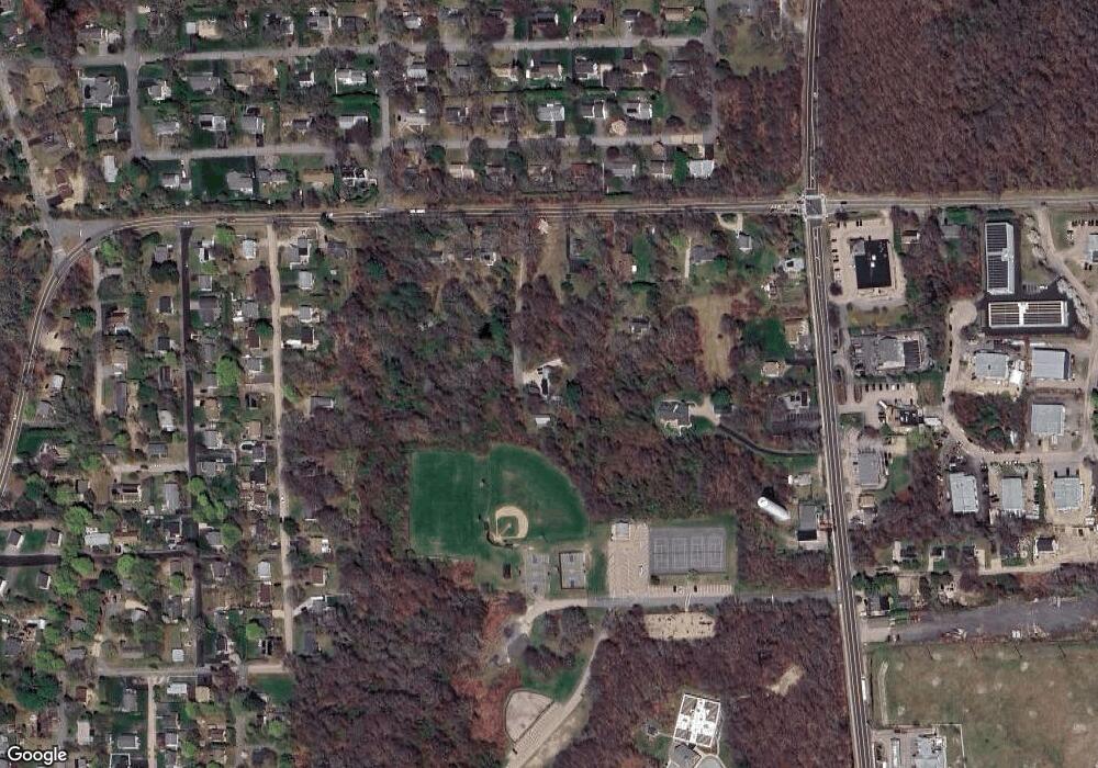 24 Johnson St, Narragansett, RI 02882 - photo 1