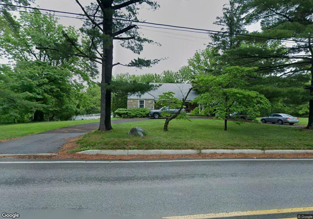 417 Flourtown Rd, Lafayette Hill, PA 19444 - photo 1