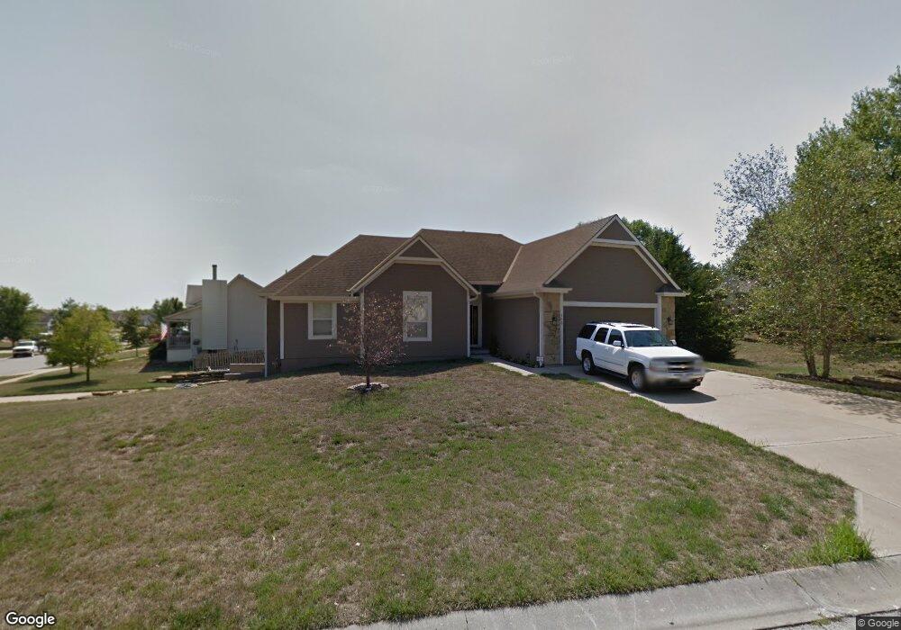 103 E Heritage Dr, Raymore, MO 64083 - photo 1