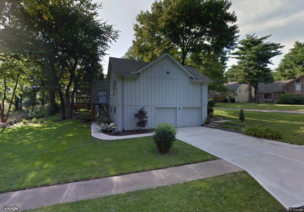 7926 Rosehill Rd, Lenexa, KS 66215 - photo 1