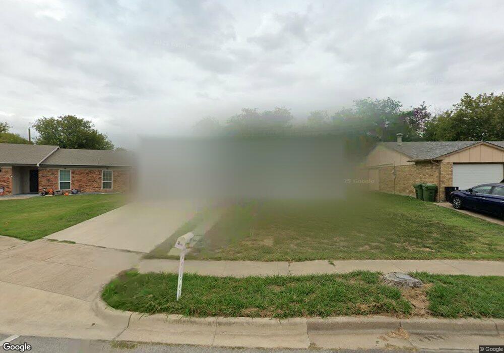 6428 Sandhurst Ln E, North Richland Hills, TX 76182 - photo 1