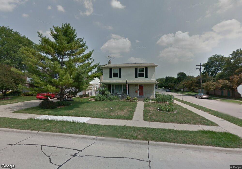 208 N Manitou Ave, Clawson, MI 48017 - photo 1