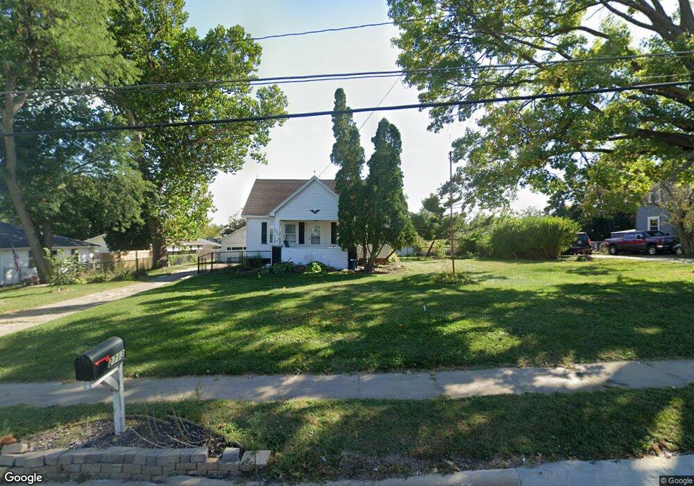 2713 Wilson Ave SW, Cedar Rapids, IA 52404 - photo 1