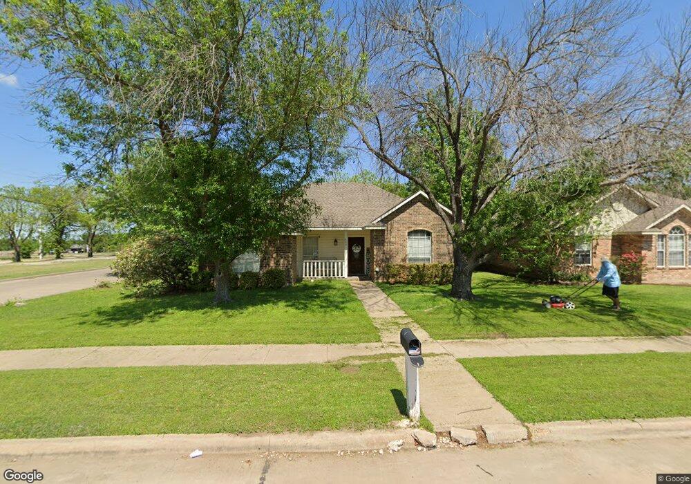 800 Oak Dr, Ennis, TX 75119 - photo 1