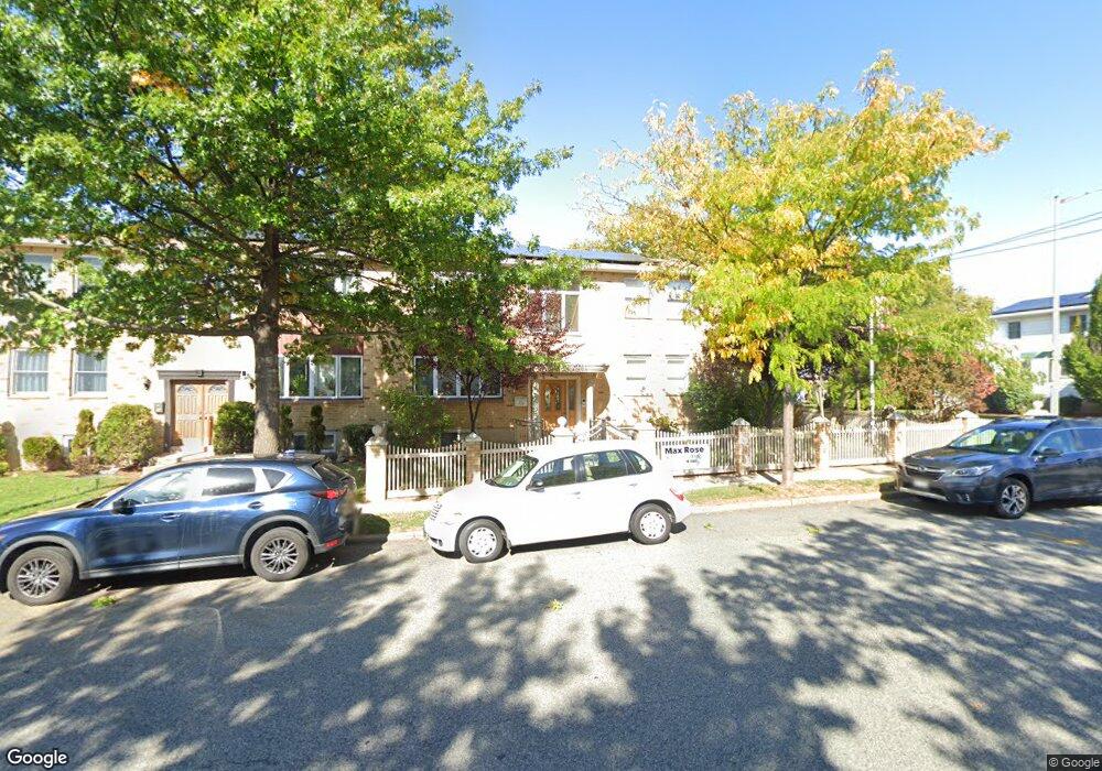 333 Caswell Ave unit 2, Staten Island, NY 10314 - photo 1